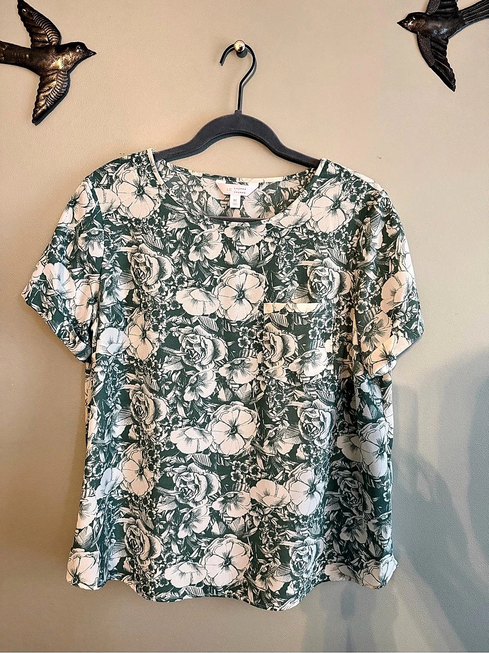 LC Lauren Conrad Floral Blouse in Green & Cream Size Medium